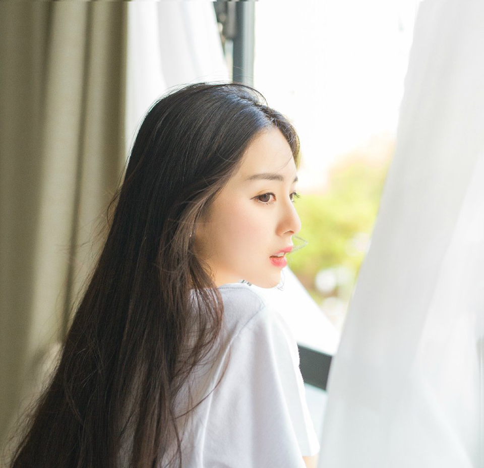 虽然刘璝本身没有错，这件事情里，他也是一个受害者，原本法正也没有追究的意思，但从庞统那里得知刘璝对吕布十分抵触的事情，加上眼下蜀中新定，这个时候，如果刘璝站起来反对或者此时荆州从南边打进来，刘璝在蜀中掌握的人脉可不少，若是此人到时候倒戈，对他们来说，是个大患，如今让他自杀，却也可以省了许多麻烦，而且不必担心因此而惹得军中不满，两全其美。